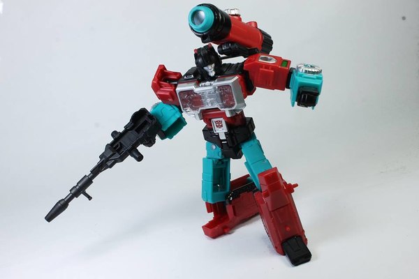 Deluxe Perceptor   More Titans Return Wave 4 Photos  (13 of 23)